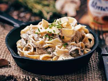 Паста фетучини с курицей и грибами Паста фетучини с курицей и грибами